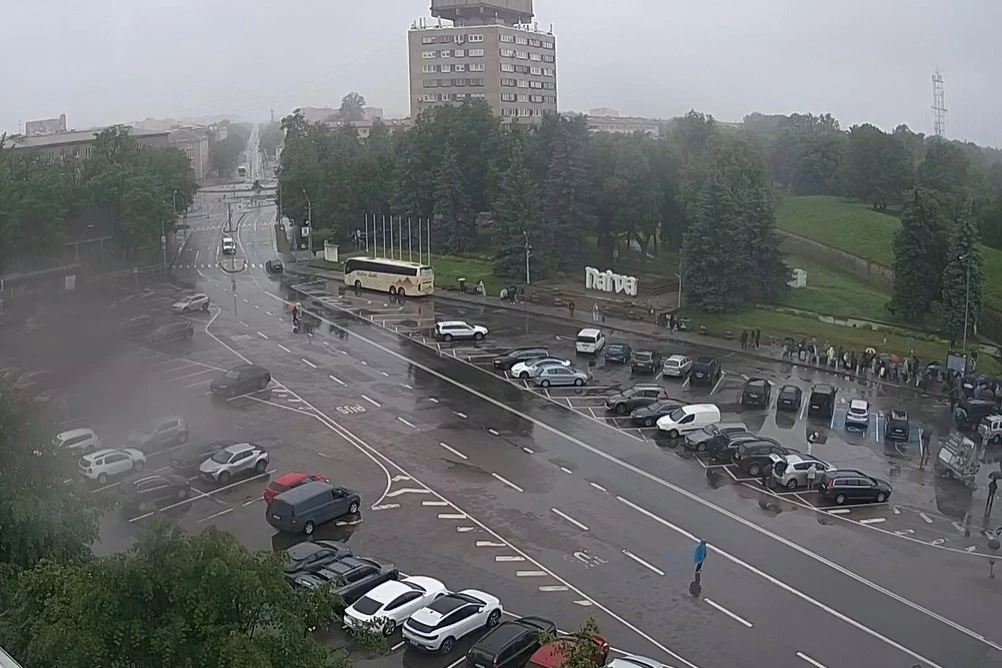 Камера - очередь из Нарвы (Эстония) в Россию https://balticlivecam.com/ru/cameras/eston...