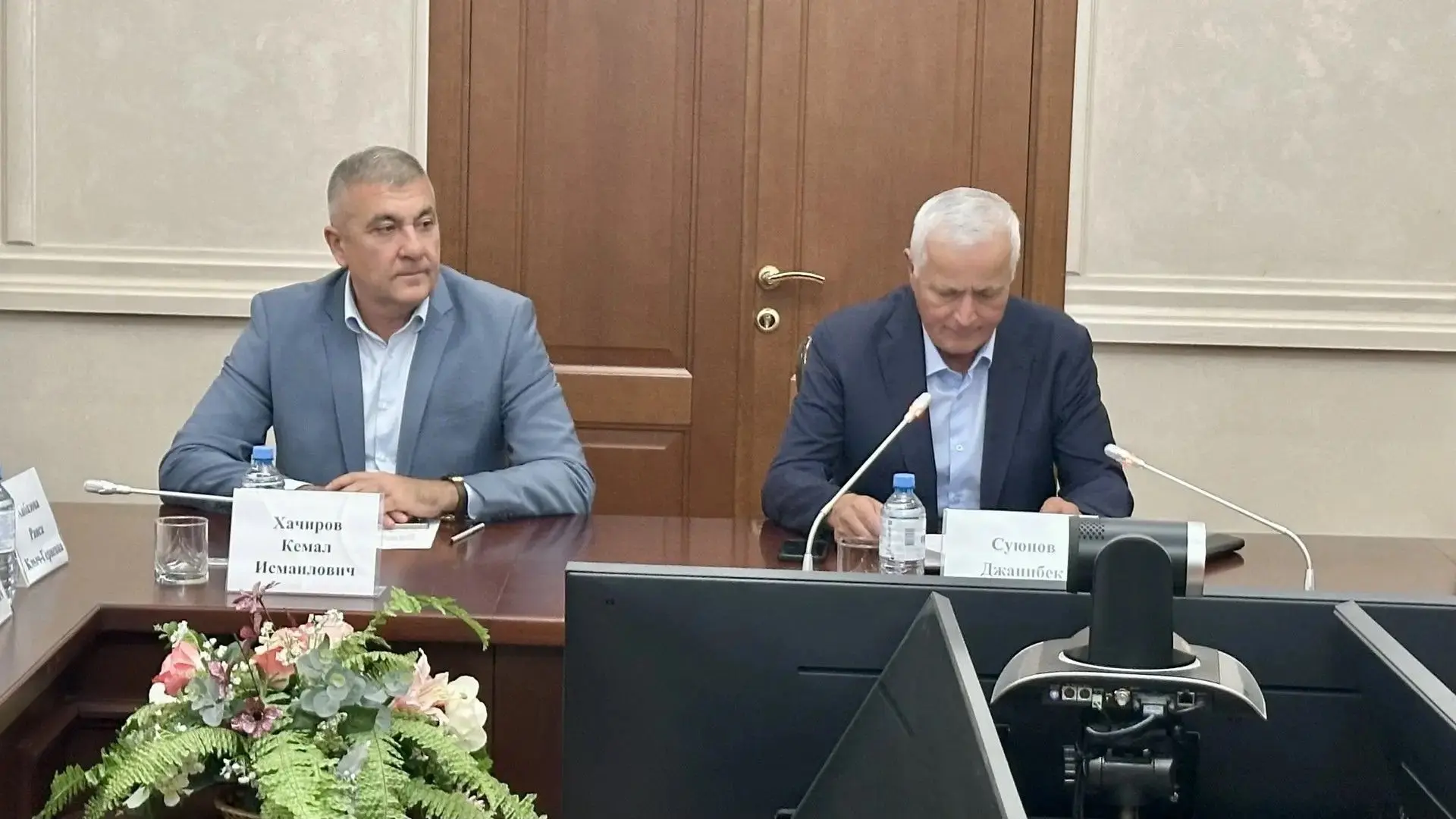 В Малом зале Дома Правительства КЧР прошло заседание Межведомственной комиссии по проти...