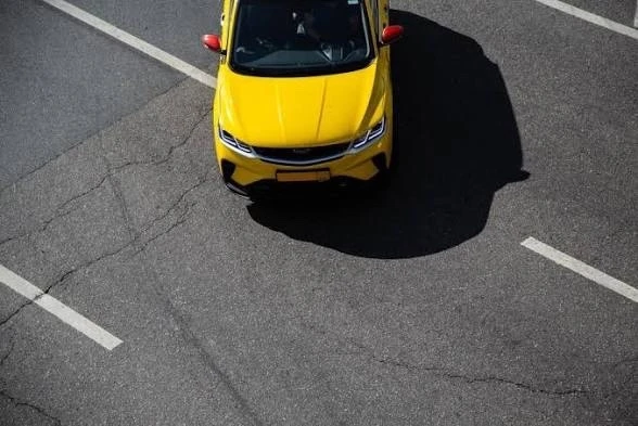 🚖 Многодетным семьям в России хотят частично оплачивать такси из бюджета 

Обсуждается вариант ежем