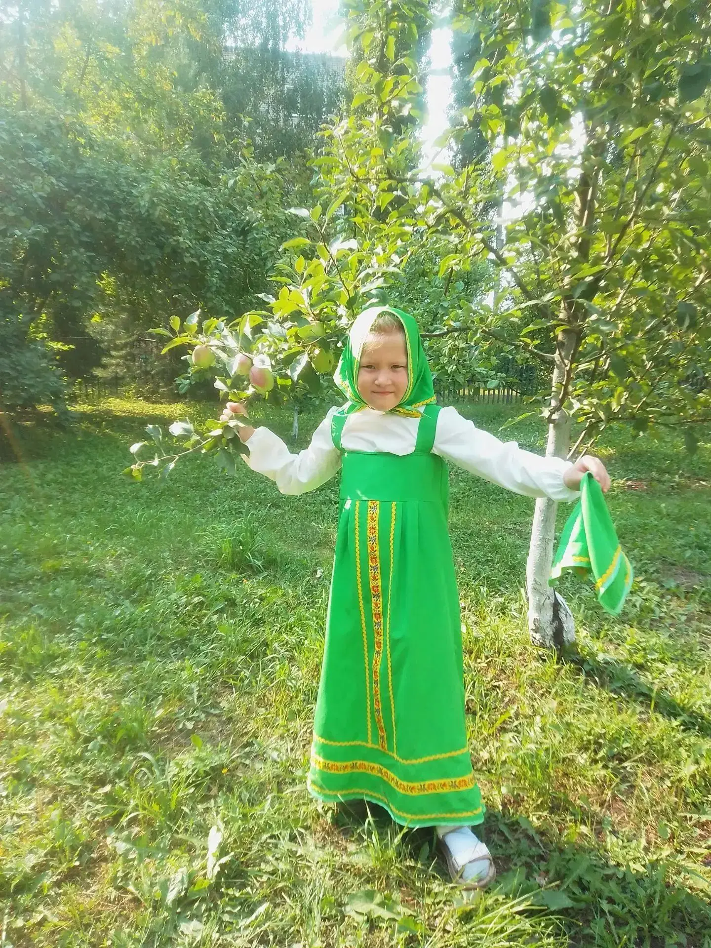 Вот и наступил второй августовский Спас - яблочный. В нашем детском саду «Сказка» была ...