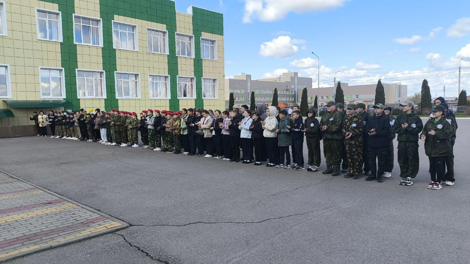 🪖Ученики 5-6 классов с большим азартом приняли участие в муниципальном этапе всероссийской военно-па