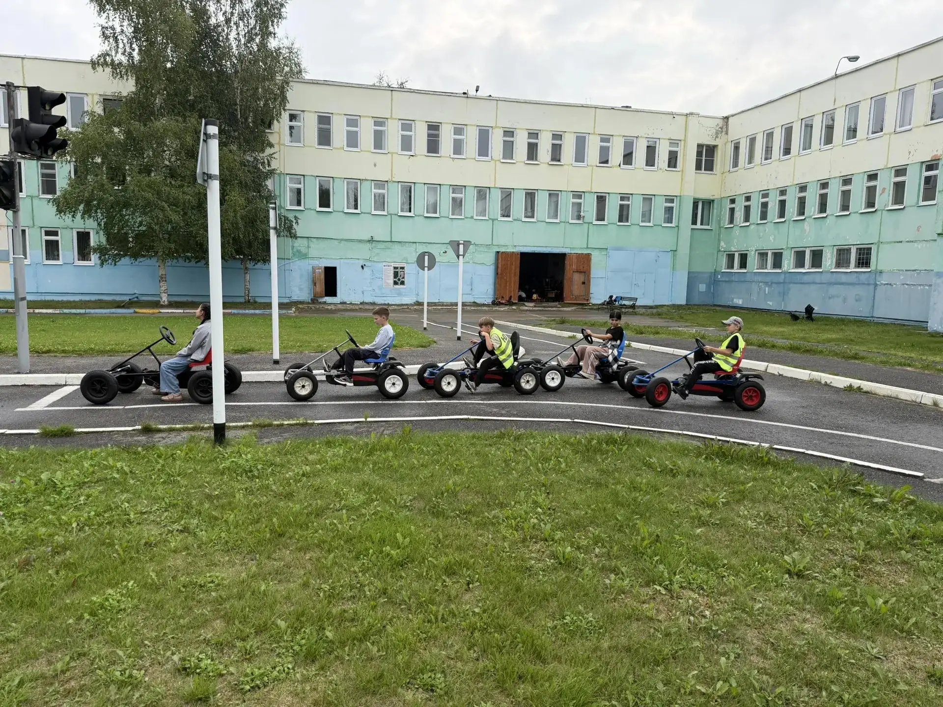 Очередной день в пришкольном лагере «Дружба» подошёл к концу. Насыщенный, продуктивный ...