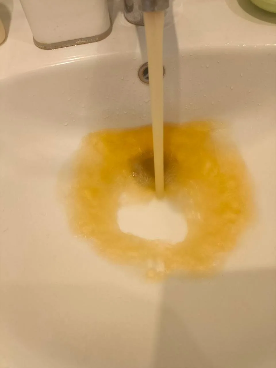 Хм-м-м 💛🧡🤨