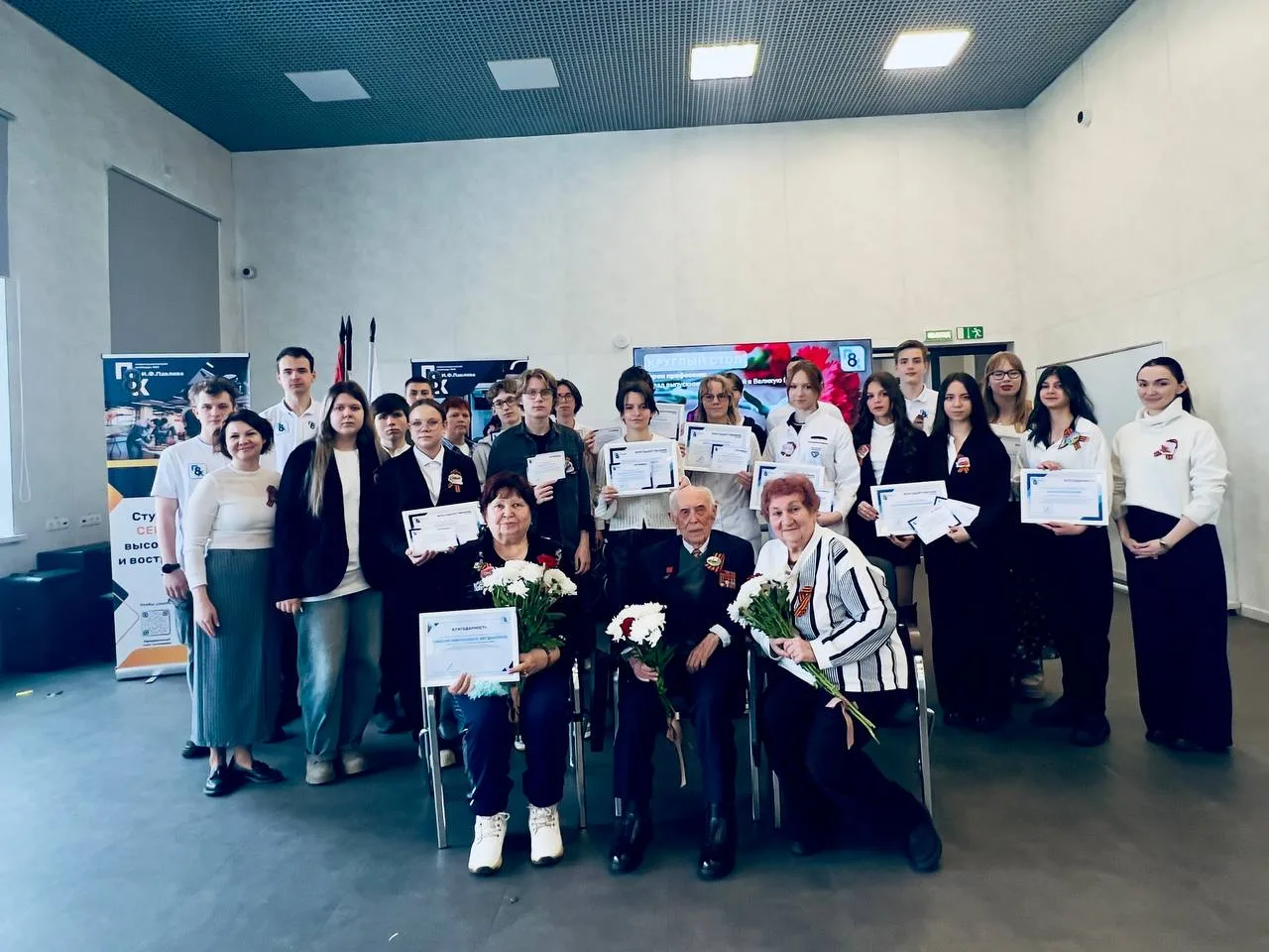 Кажется, объединять колледжи в #ПК8 становится хорошей традицией.  Сегодня на одной площадке встрети