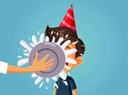 Уважаемые собственники!

Мы искренне рады, что наши жители отмечают важные даты в атмосфере праздник