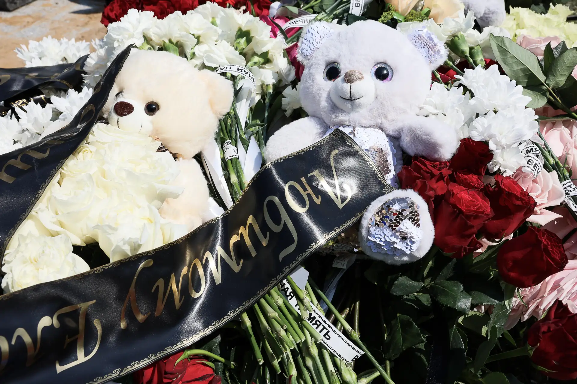Погибшего при атаке БПЛА трехлетнего ребенка похоронили под Воронежем