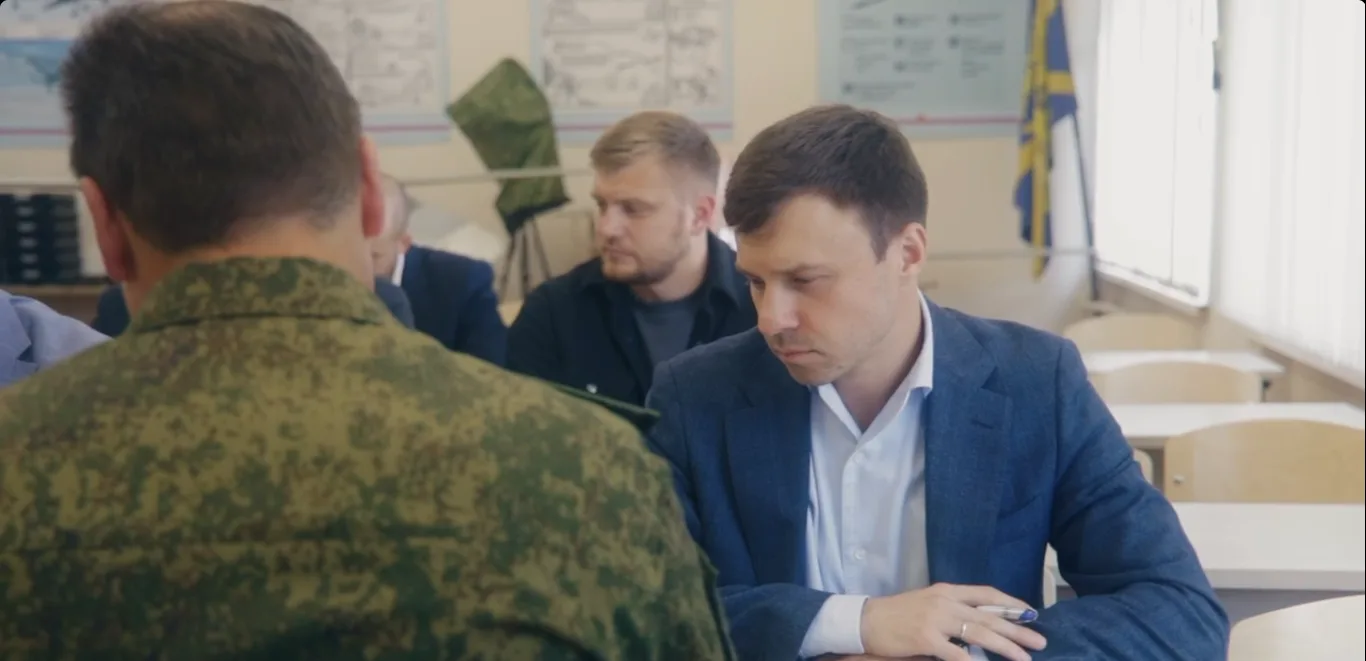 Чиновники Липецкой области подписали трехлетние контракты, вступив в мобрезерв.