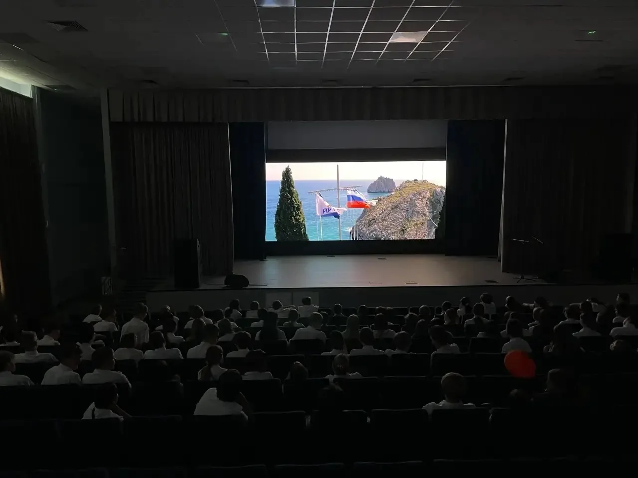 🎬 «Красные ленты» — фильм о мужестве и подвиге артековцев  В преддверии Дня Победы юные железнодорож