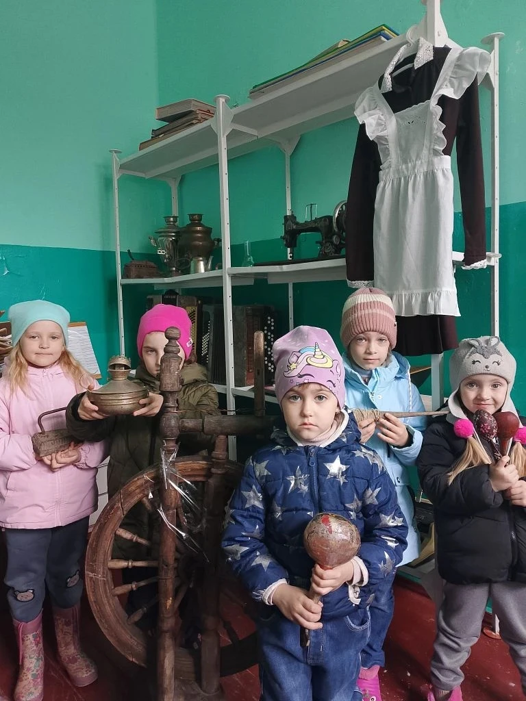 В рамках празднования Международного дня музеев, ребята из дошкольной группы посетили ш...
