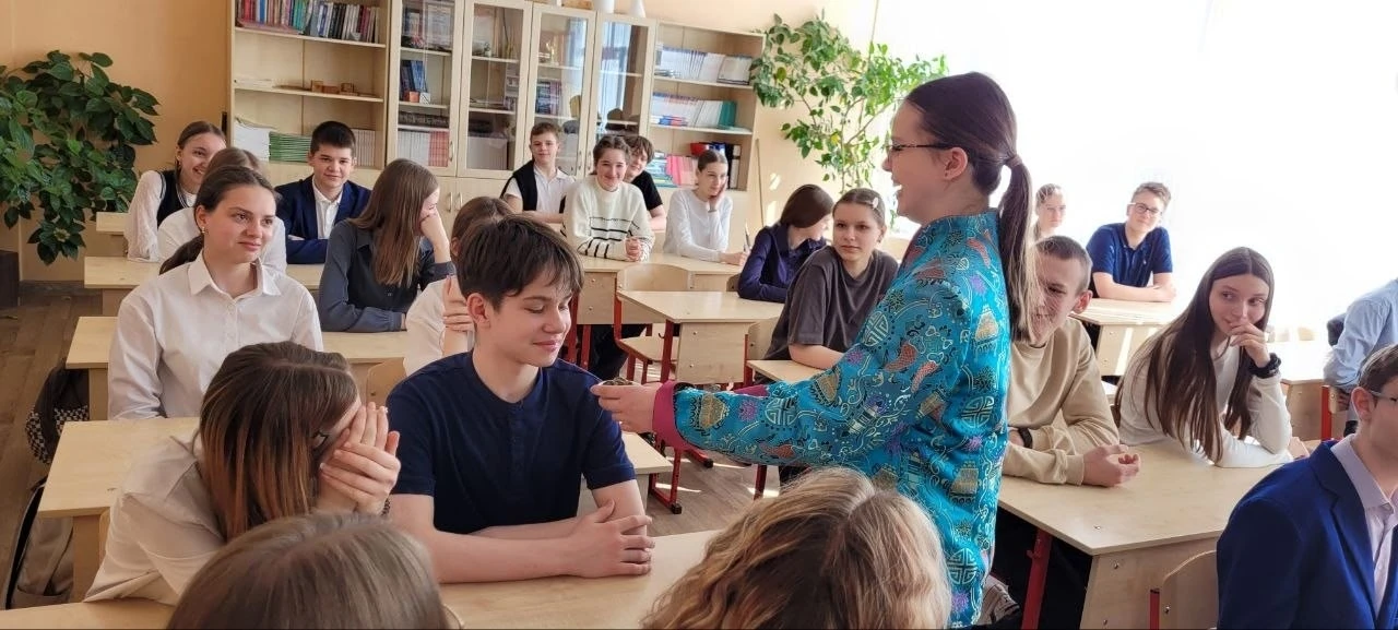 26 марта, в рамках недели китайской культуры, ученица 8б класса Титова Мария познакомила своих однок