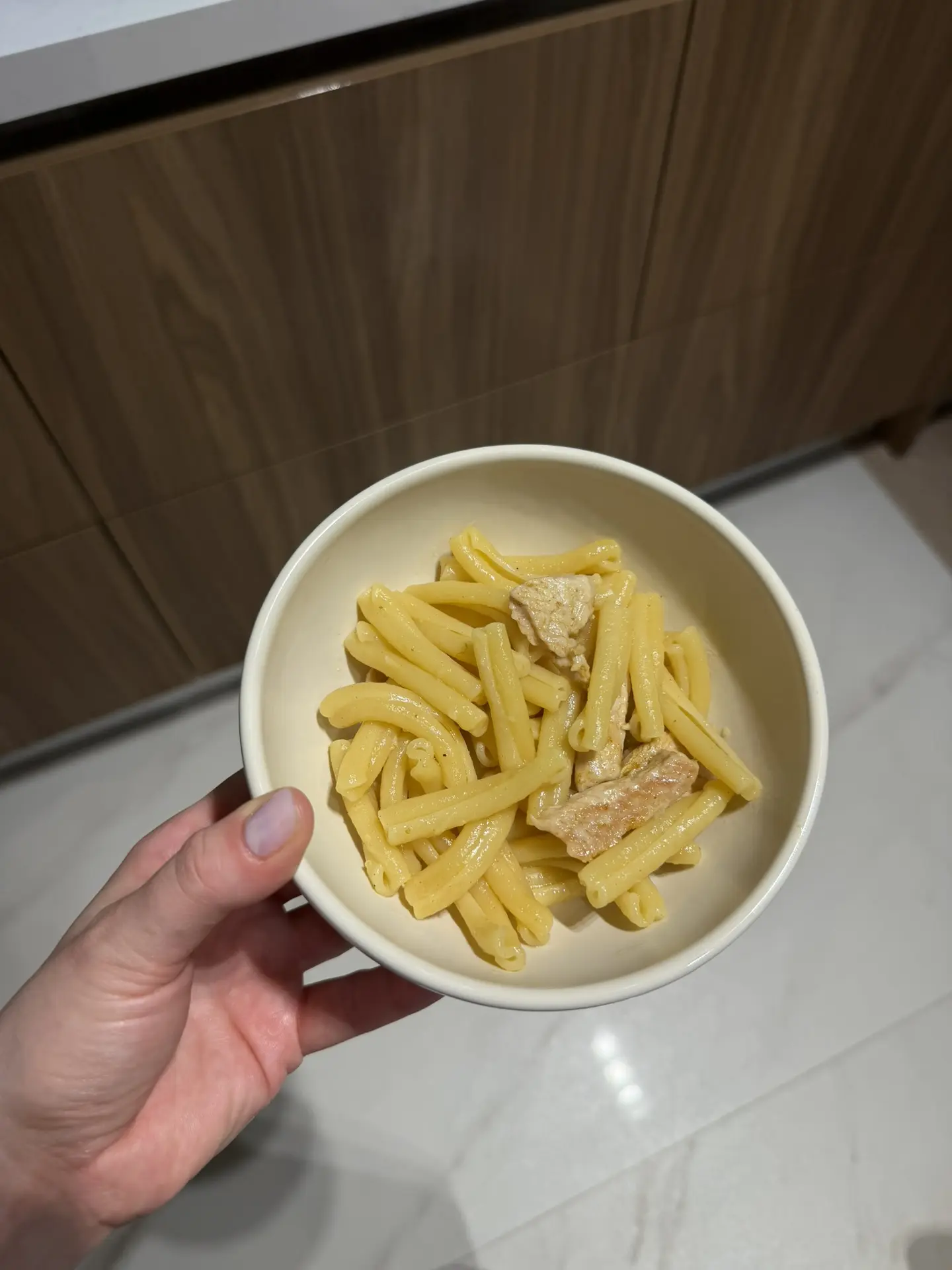 Паста из трех ингредиентов:

🍝 

паста казарече или любые другие макароны
филе индейки
чеснок 🧄 
с