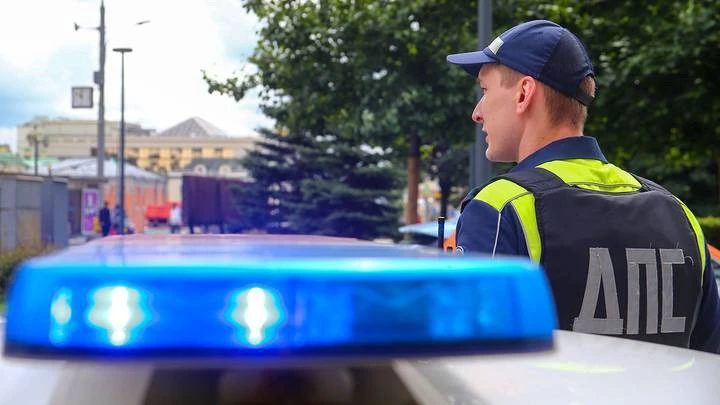 🚔 Мужчина арестован за попытку дать взятку сотруднику ДПС на севере Москвы

В салоне служебного авт