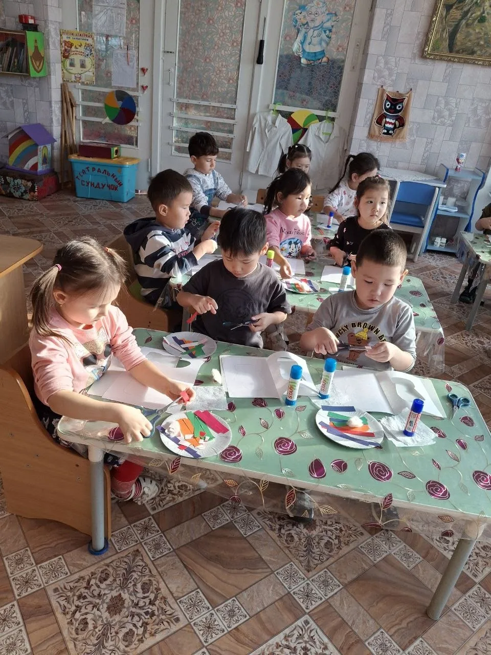 Чтобы нам в снежки играть,