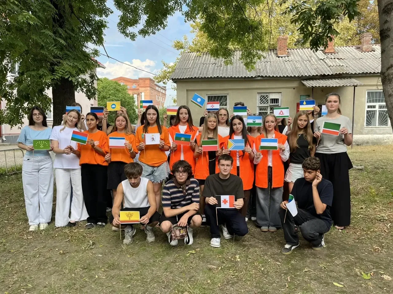 В Курганинске состоялась акция «Символ единства» 🇷🇺