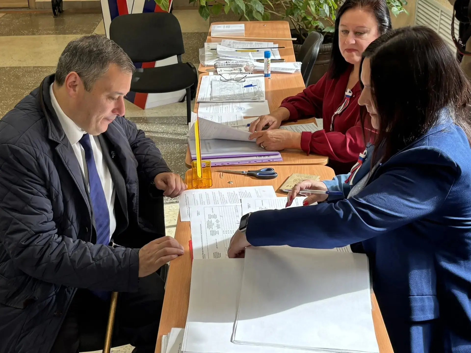 «Я голосовал за победу»: Александр Хинштейн поучаствовал в выборах