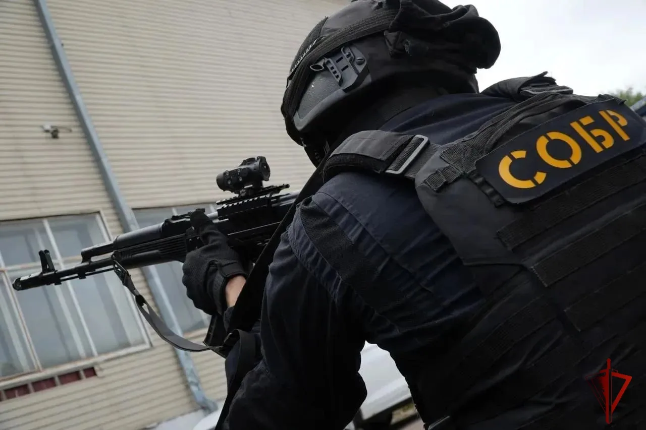 При силовой поддержке столичного СОБР Росгвардии в Воронежской области задержан подозре...