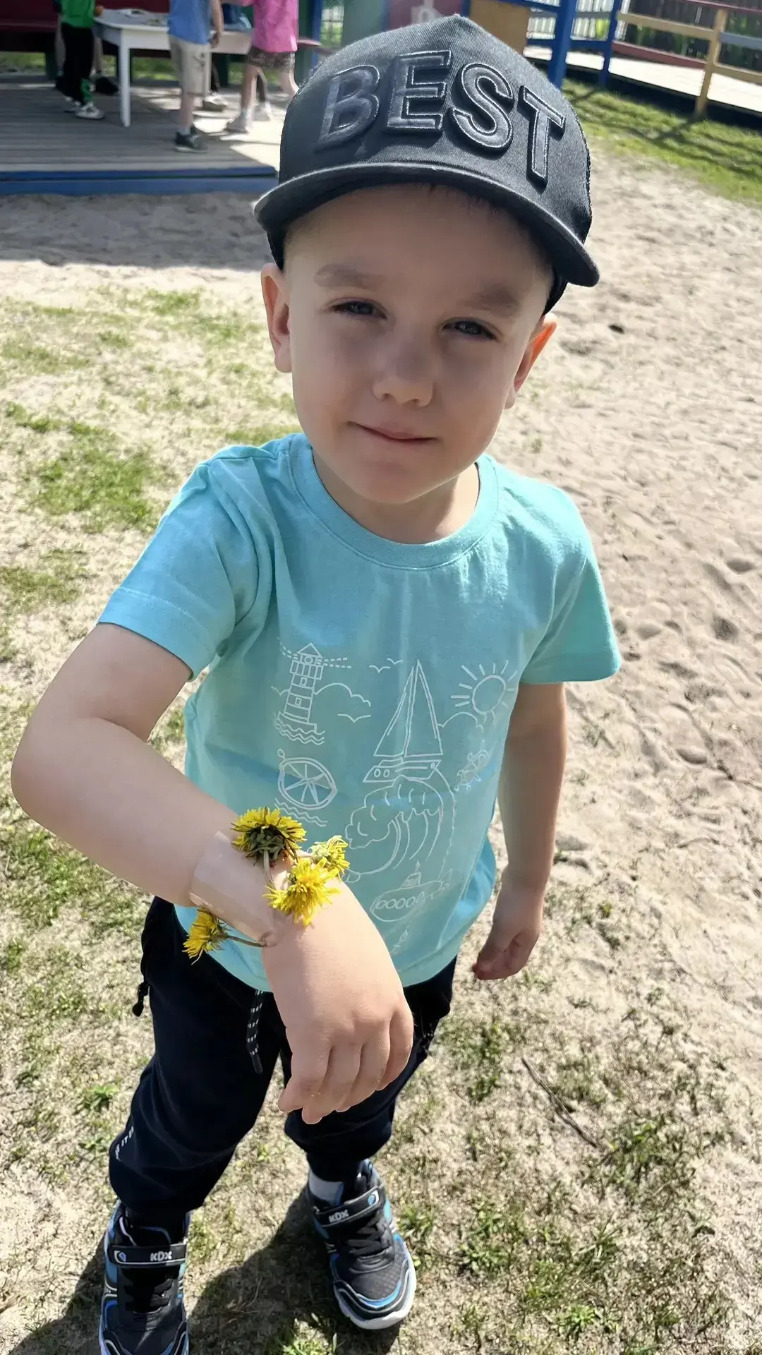 Ура, лето пришло!🌞

Наконец-то наступили теплые денечки! Теперь наши прогулки стали еще длиннее и и