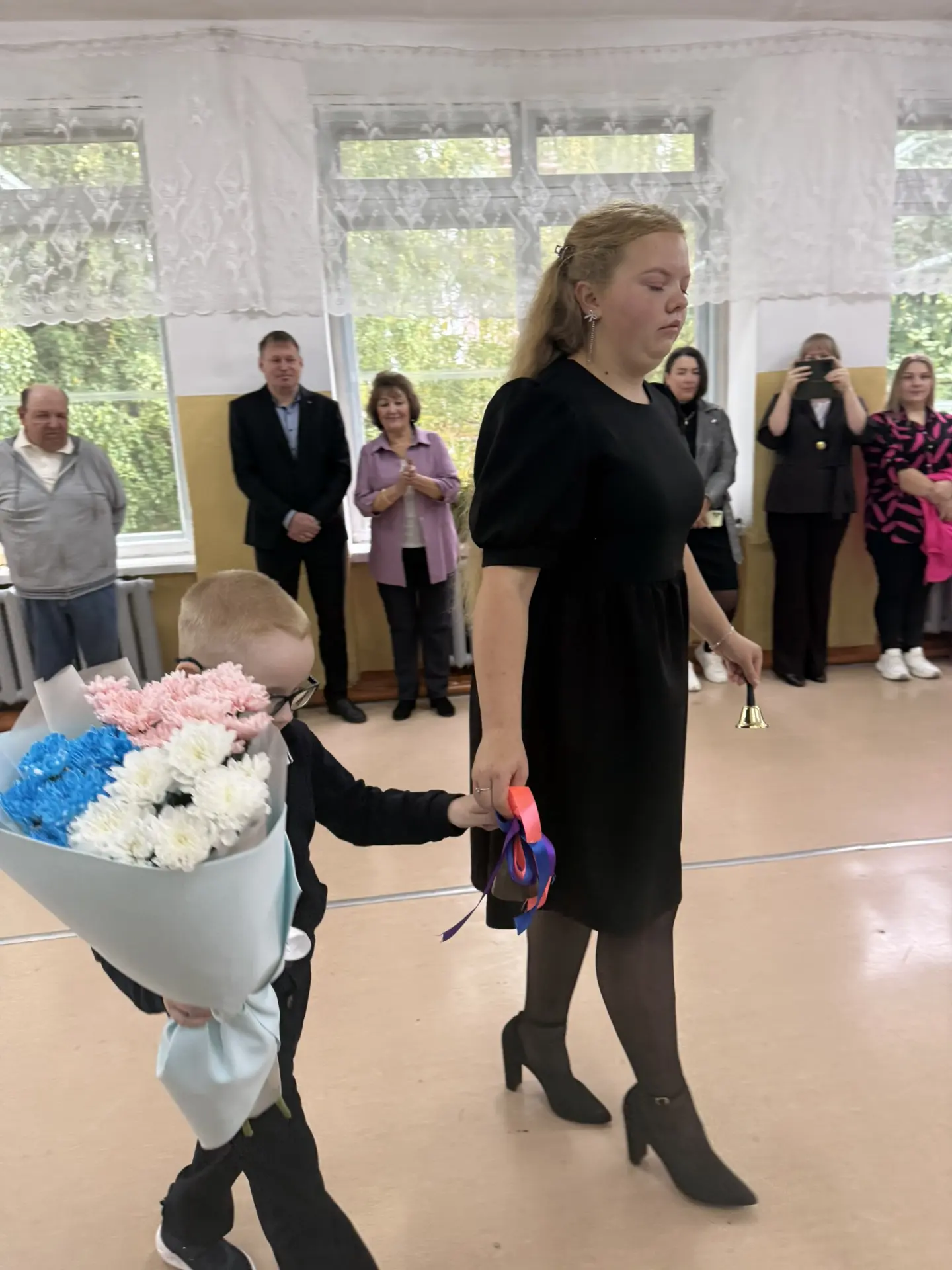 ✅1 сентября в нашей школе выдался очень душевным. Прозвенел первый звонок🔔, и мы снова...