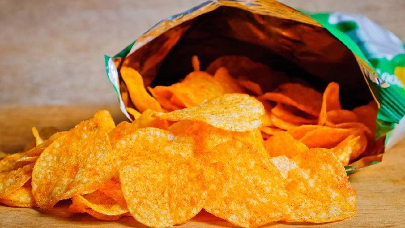 Чипсы заняли 1 место среди продуктов, которые ведут к ожирению.