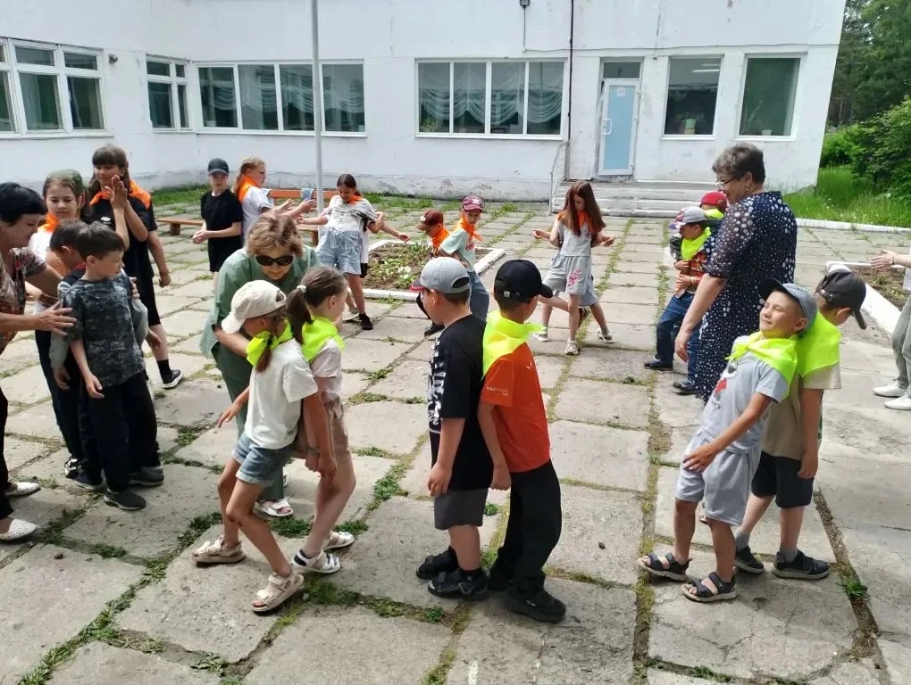 Сегодня мы меняем правила! Вместо «тихий час» — «громкий час» игры! 🎲🏃‍♂️

Турниры, эстафеты и мор