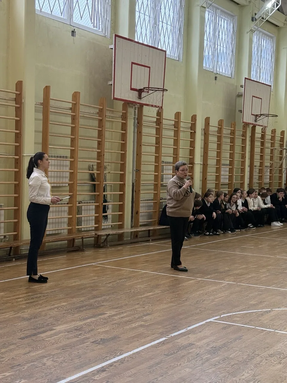 🇷🇺Вчера в гимназии царила атмосфера приподнятого настроения и слаженной дисциплины, ведь стены учебн