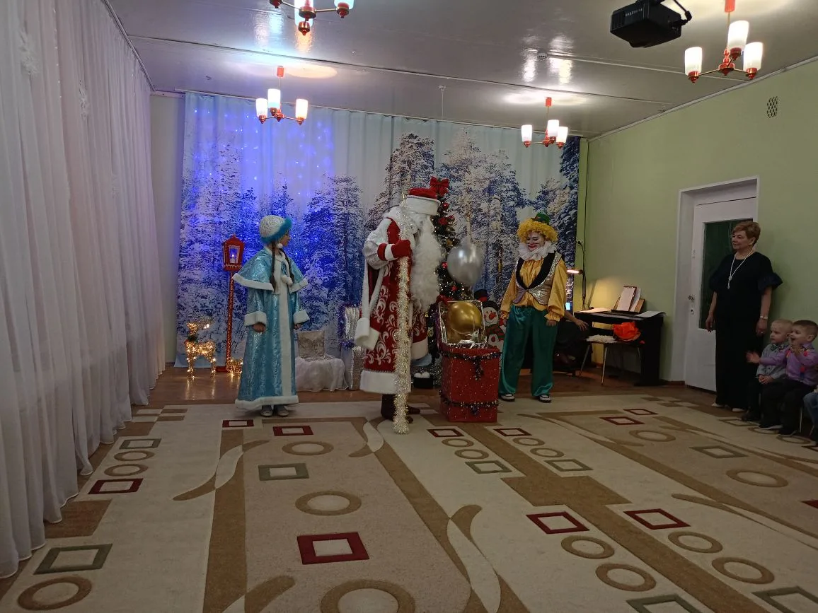 🎊🎊🎊Сегодня в нашем детском саду царила настоящая новогодняя сказка! Маленькие воспит...