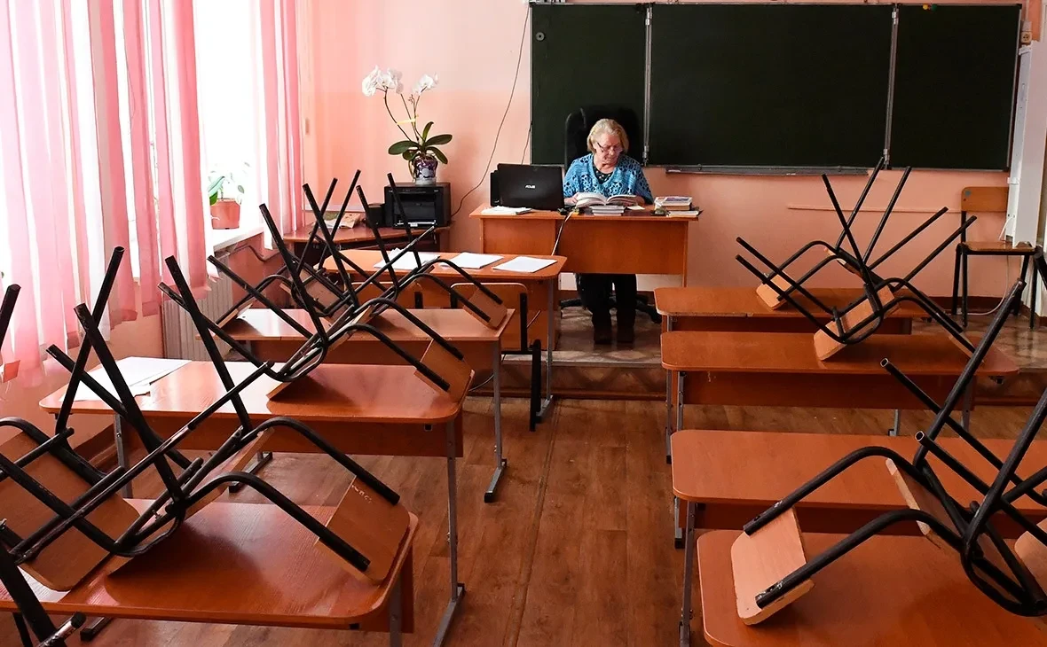 ❗️ В приграничных районах Брянской области школы перешли на дистанционное обучение