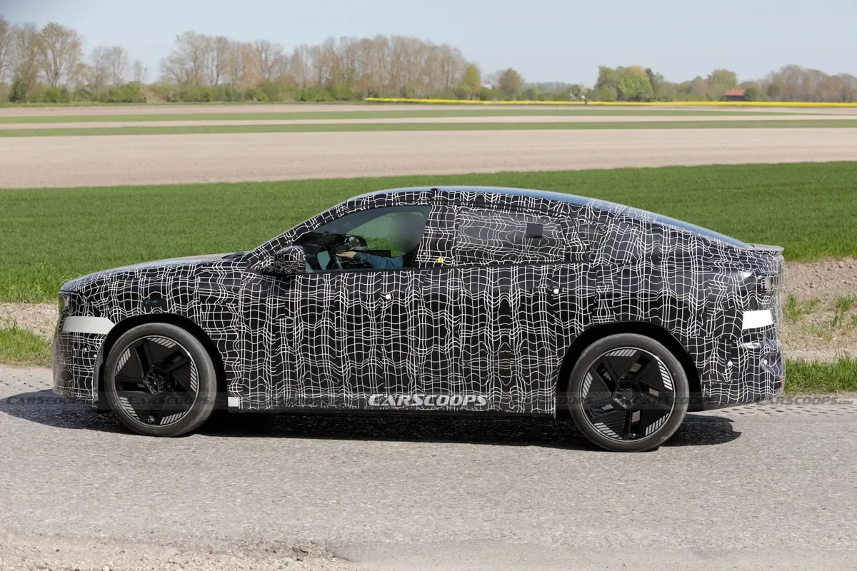 BMW тестирует новый купе-кроссовер iX4  Модель построят на платформе Neue Klasse и оснастят установк
