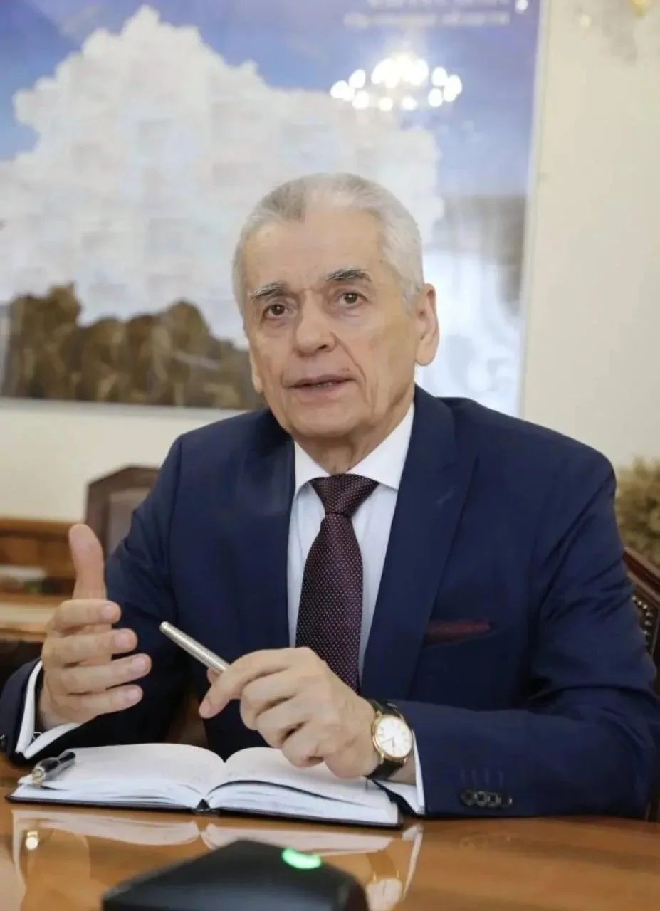 75-летний Геннадий Онищенко заверил, что женщины в России могут рожать до 60 лет