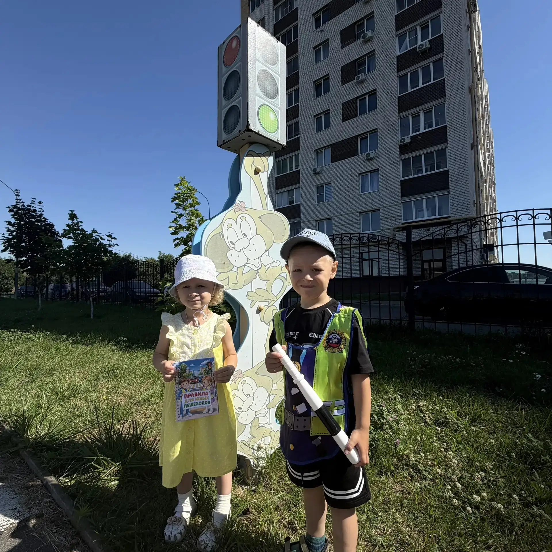 Там, где шумный перекресток,