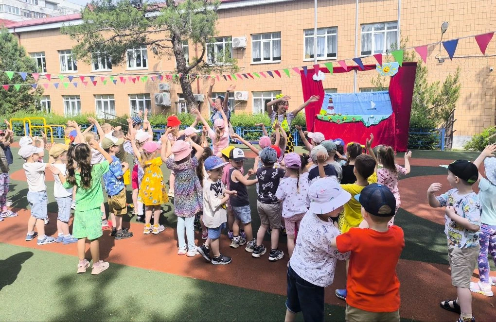 Вот оно какое, наше лето 🌸🌞🌈
Лето — это время открытий и приключений! В нашем детском саду каждый