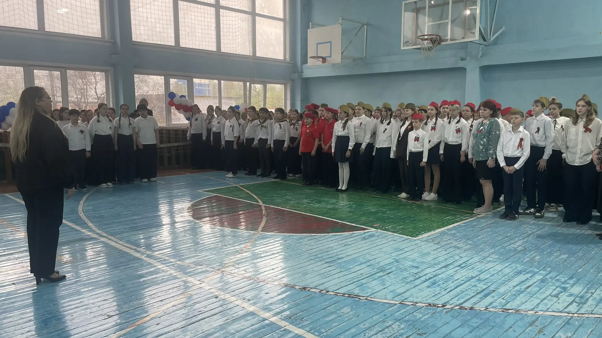 🎉 Смотр строя и песни "Аты-баты" в 5 классах 🎉  Дорогие ученики, учителя и родители!  Сегодня в наше