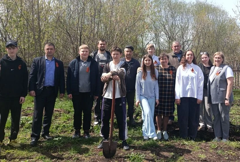Мы посадили свой «Сад памяти»! 

8 мая 2026 года выпускники нашей школы присоединилась к Всероссийск