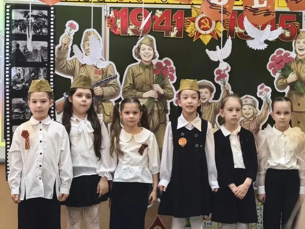🎖️В канун 81-й годовщины Победы в 1 Е классе прошёл трогательный праздник, посвящённый...