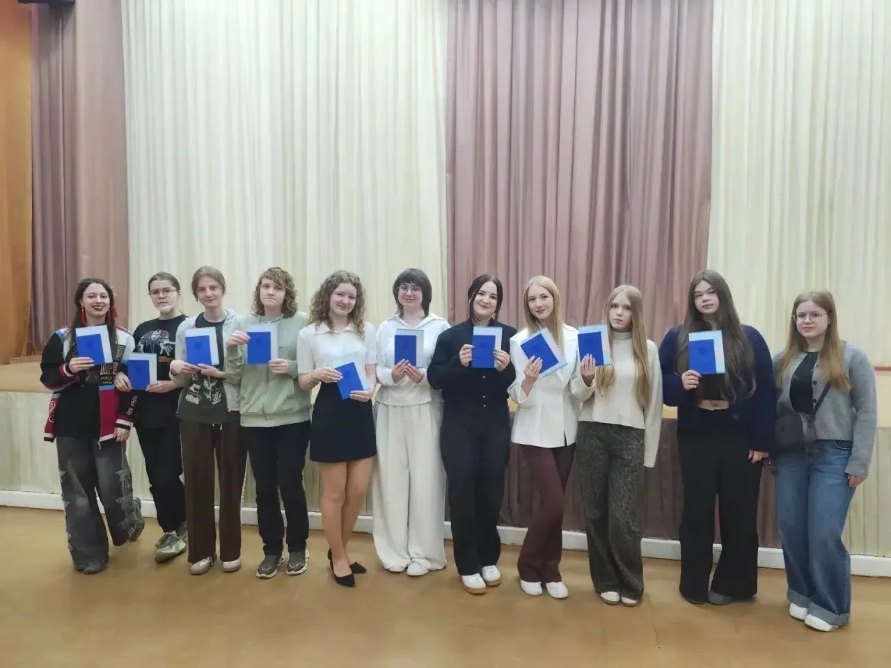 🔔 Аттестаты вручены, ЕГЭ сдан, школа позади...