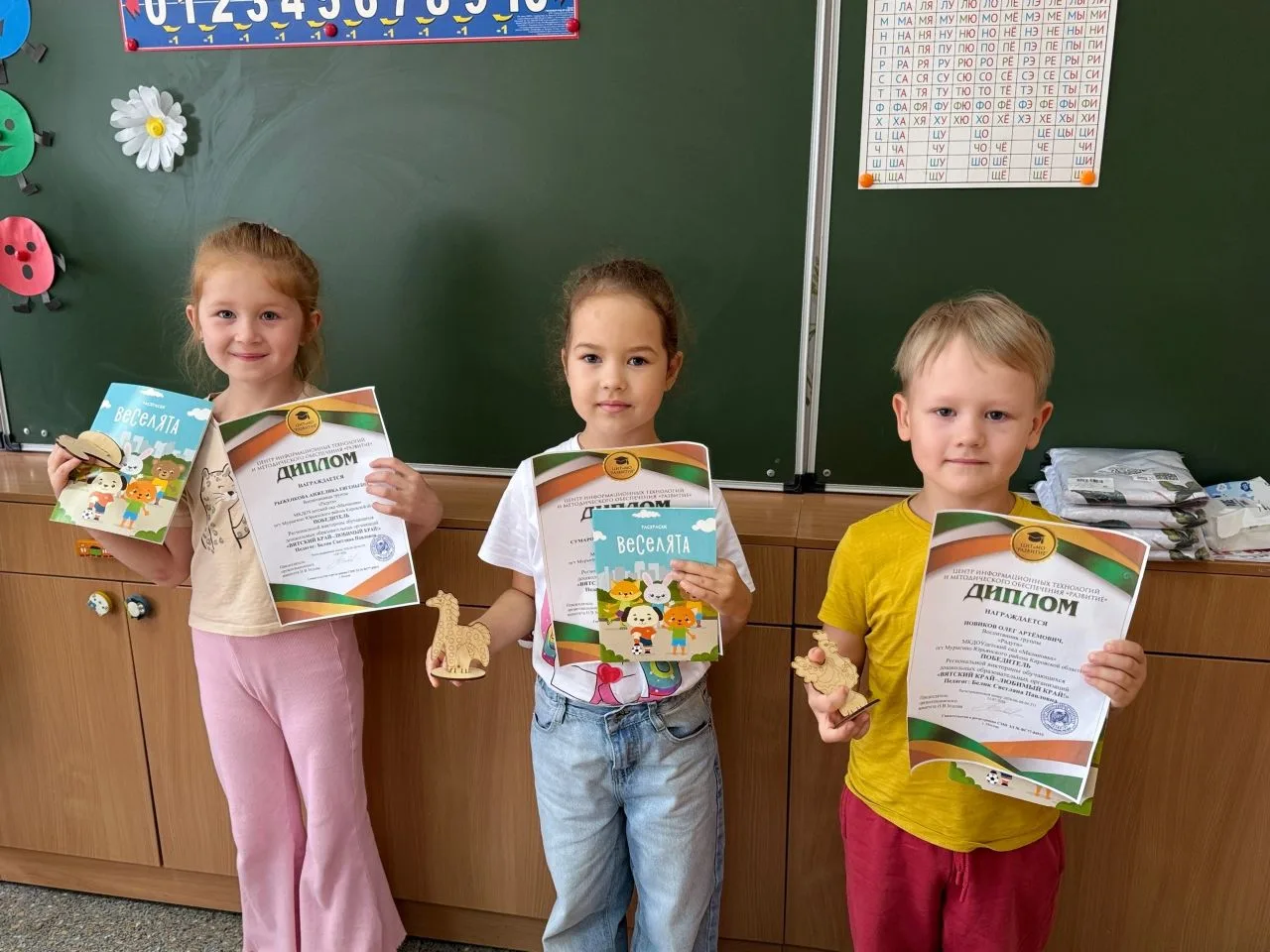 🇷🇺"Всё, что Родиной зовётся" под таким названием началась неделя в нашем детском саду. 
👩‍🎓👨‍🎓