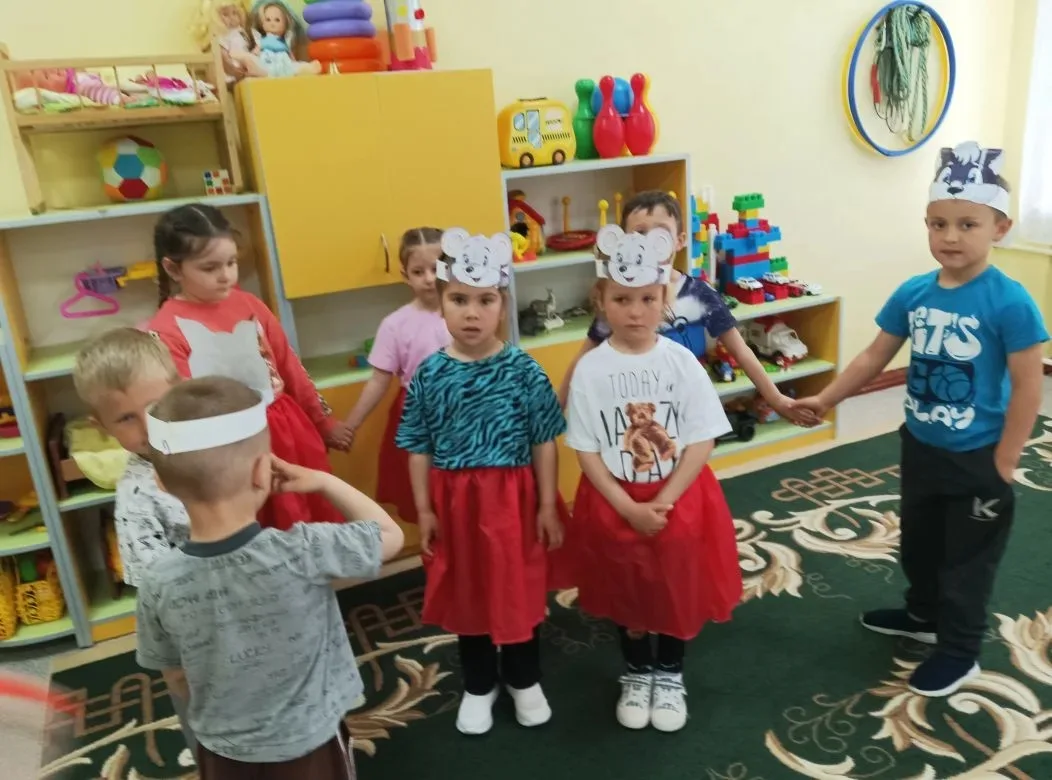 Сегодня в нашем детском саду прошло мероприятие "  Русские народные игры".