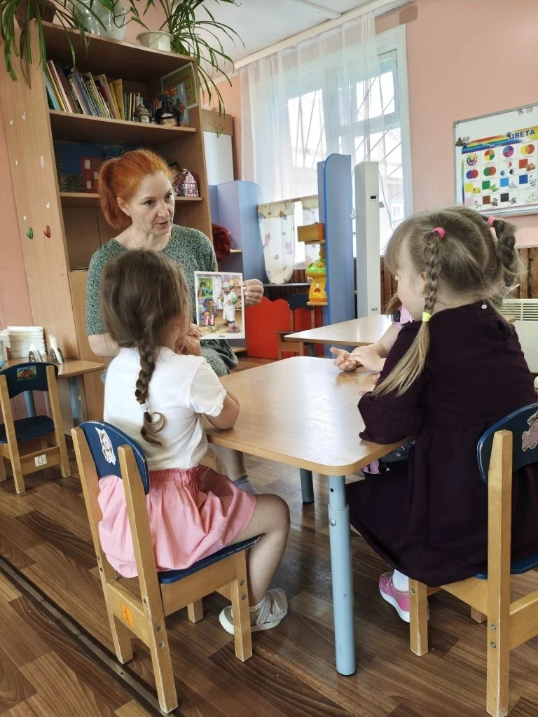#СемьяэтоМы  В младшей группе в мае проходит сюжетно-ролевая игра " В больнице".Дети с ...