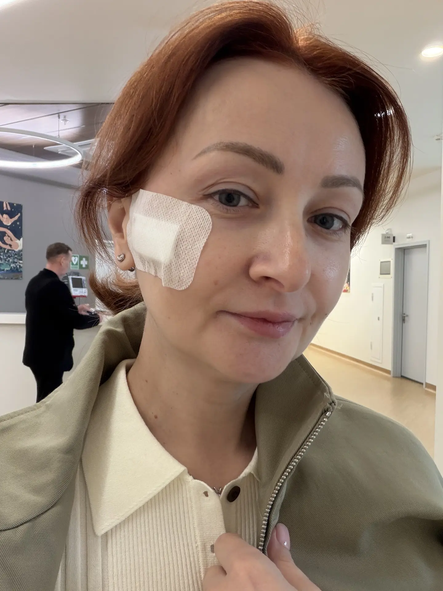Вот такая я красотка сейчас 😅 Повезло, что челюстно-лицевой хирург оказался на месте и смог принять.