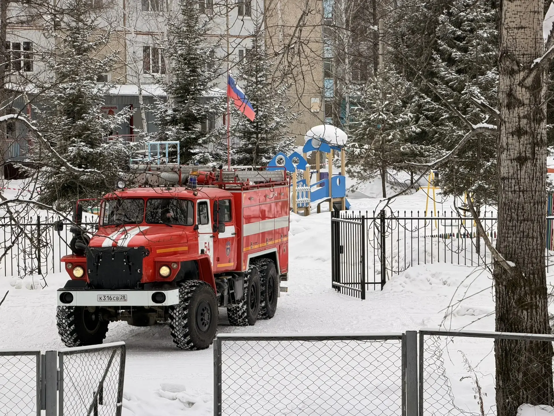 Совместно с подразделением пожарной охраны специализированной части была проведена учеб...