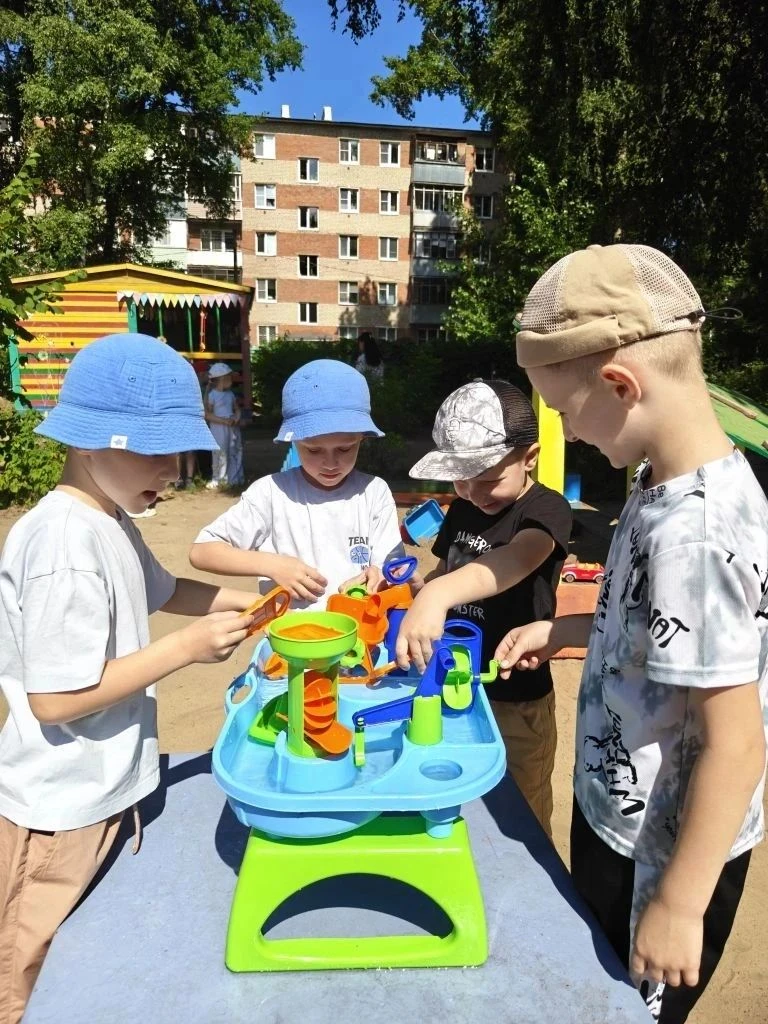 Лето🌸- это пора приключений, игр и новых открытий! 
В рамках регионального проекта "Предшкола:станд