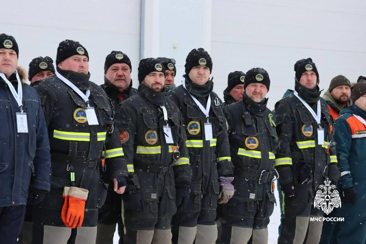Петербургские спасатели одержали победу на международном фестивале водолазных профессий «Русский лёд