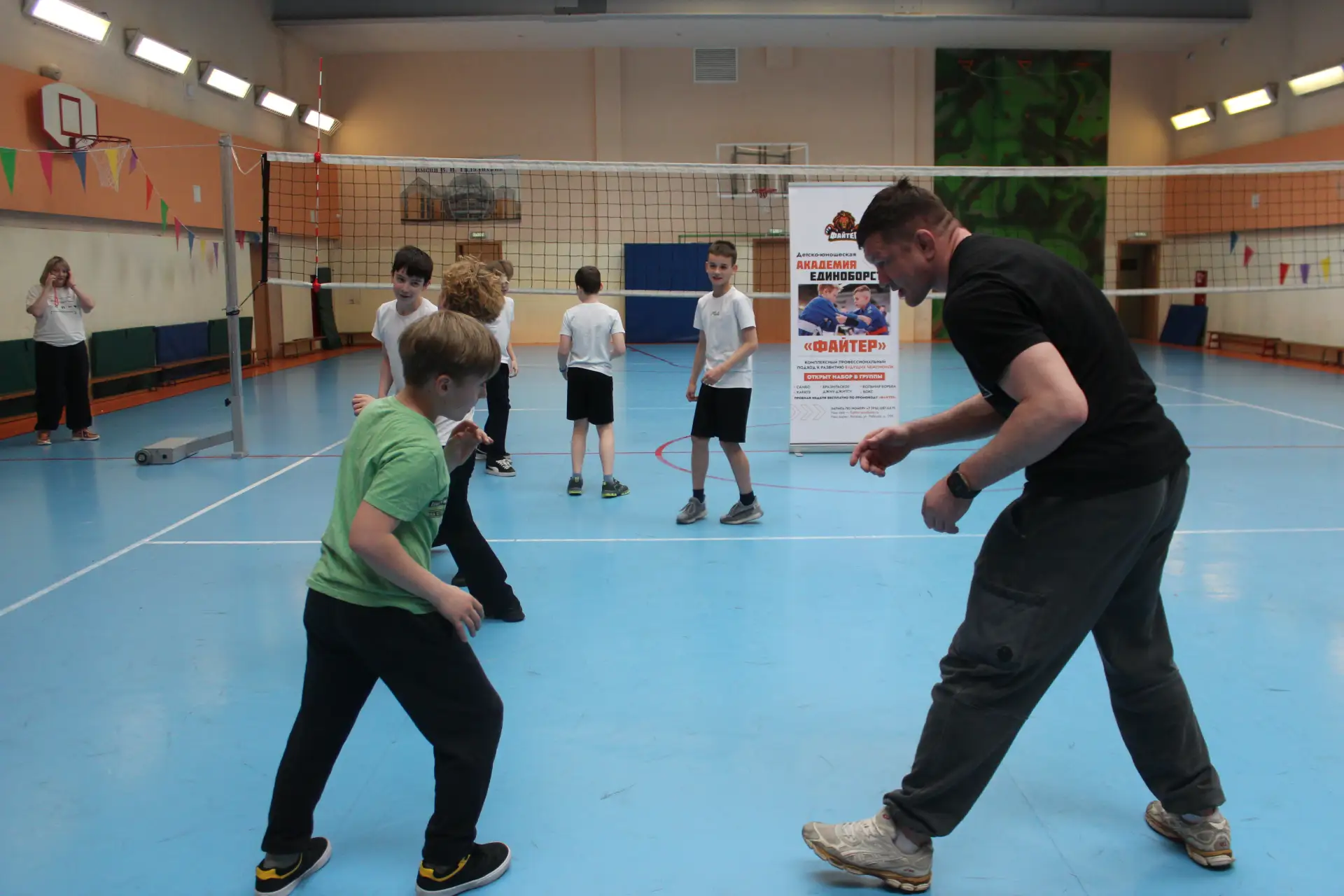 🥋 СИЛА, ВОЛЯ И МАСТЕРСТВО: УРОК С ЧЕМПИОНАМИ В НАШЕЙ ШКОЛЕ! 🥋  ✨ 30 апреля наш спортзал превратился 