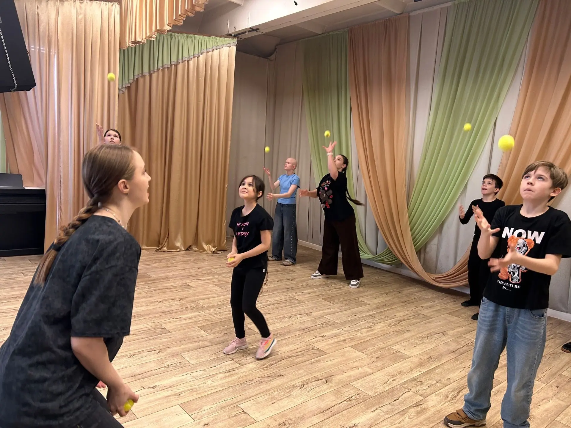 🎭 27 марта — Всемирный день театра.  ✨ День, когда сцена становится ближе, а каждый может почувствов