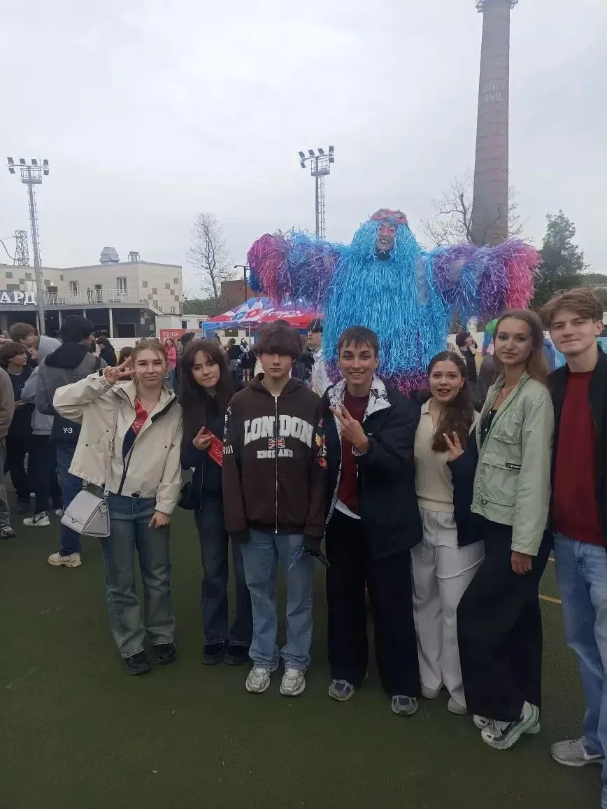 🎓 Праздник, который останется в сердцах!  Сегодня, 23 мая на стадионе «Авангард» с размахом прошёл п