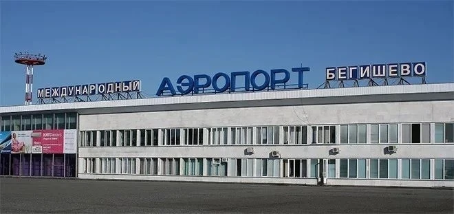 В аэропортах Татарстана сняли ограничения на прием и выпуск рейсов

@tatarstansos