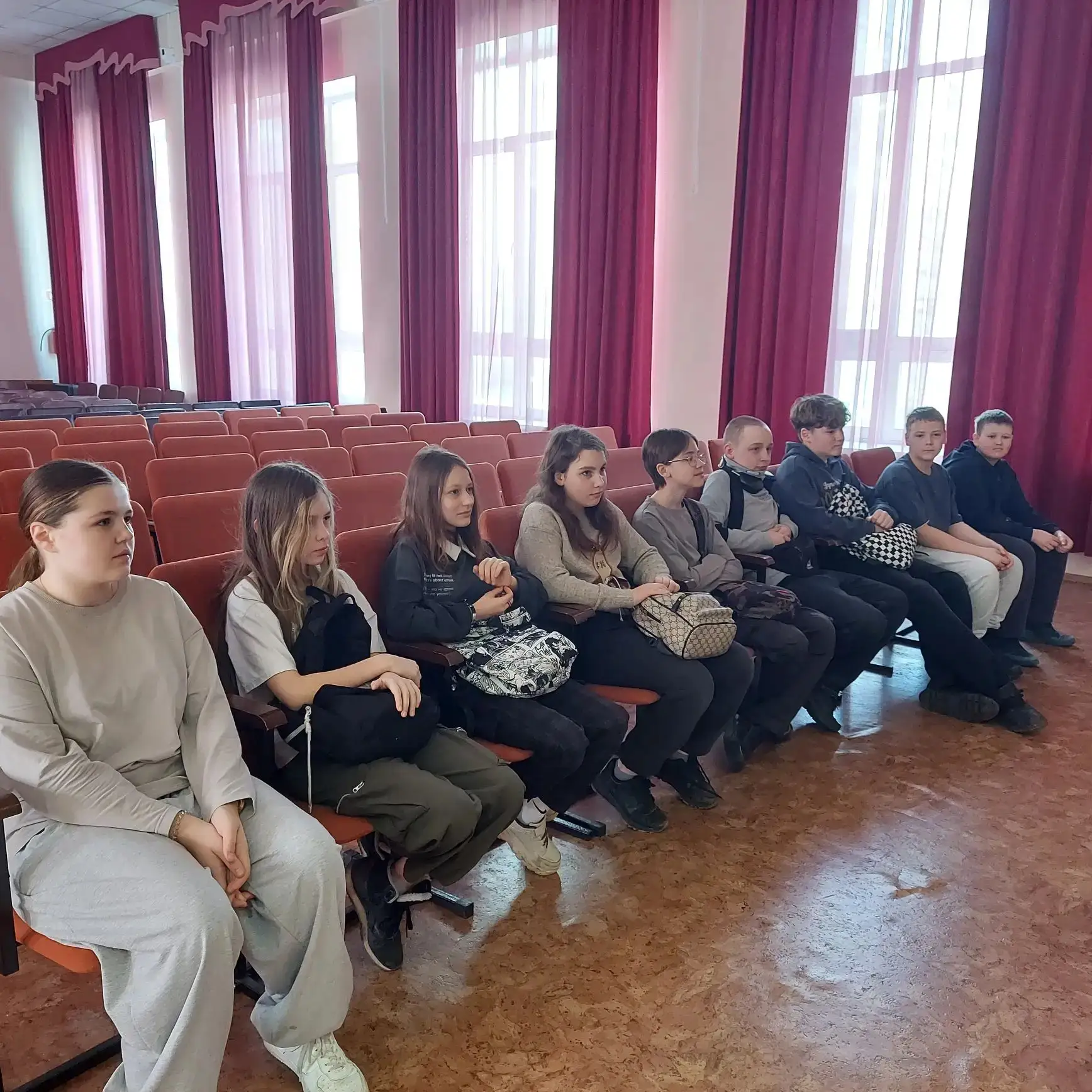 Обучающиеся 6-х классов МБОУ «Школа №18» посетили Центр авиационной подготовки ГАПОУ МО «ПК «Энергия