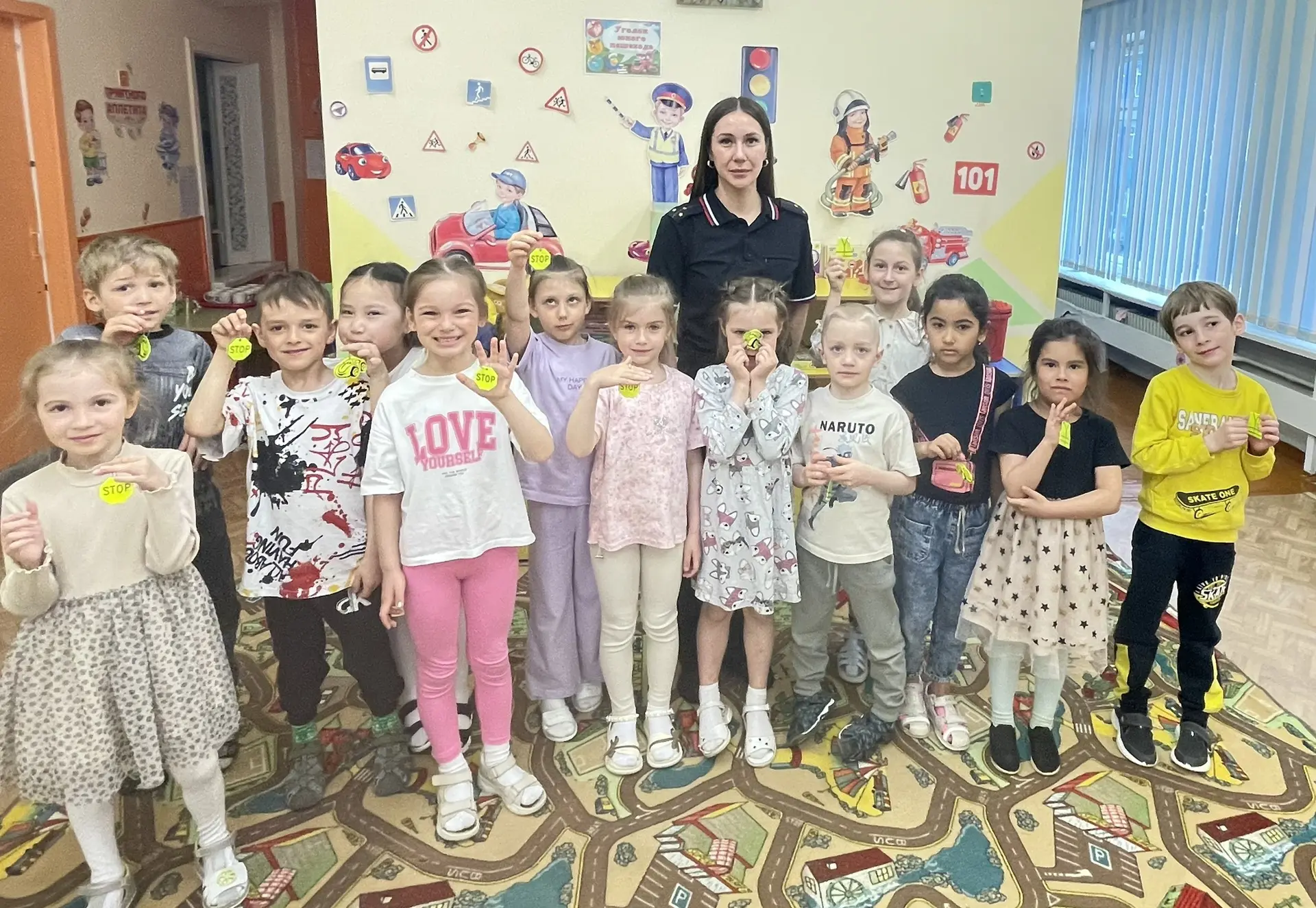 Занятие по Правилам дорожного движения с участием старшего инспектора по пропаганде БДД УГИБДД УМВД 