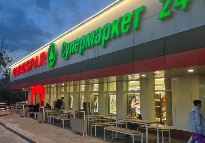 У супермаркетов Eurospar в Москве появились летние кафе, заметил Shopper’s. Пока только...