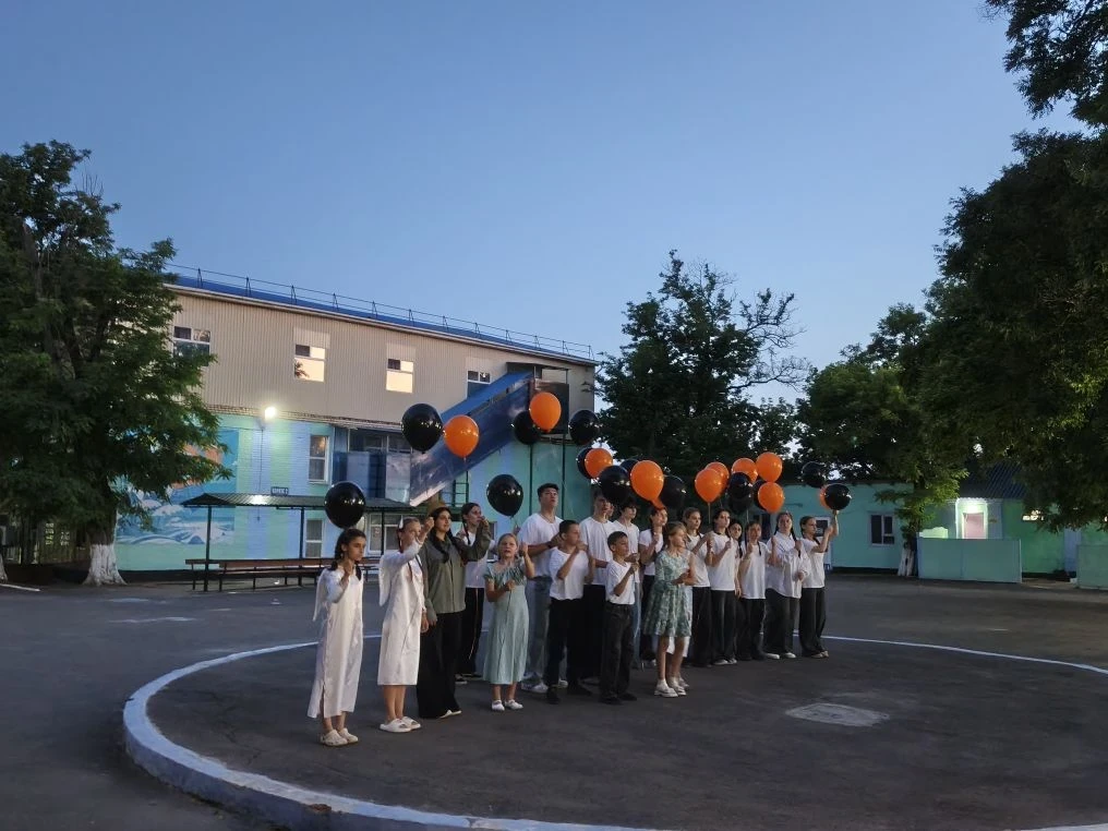 Сегодня вечером в лагере "Дмитриадовский" состоялся концерт Памяти, посвящённый подвигу народа в год
